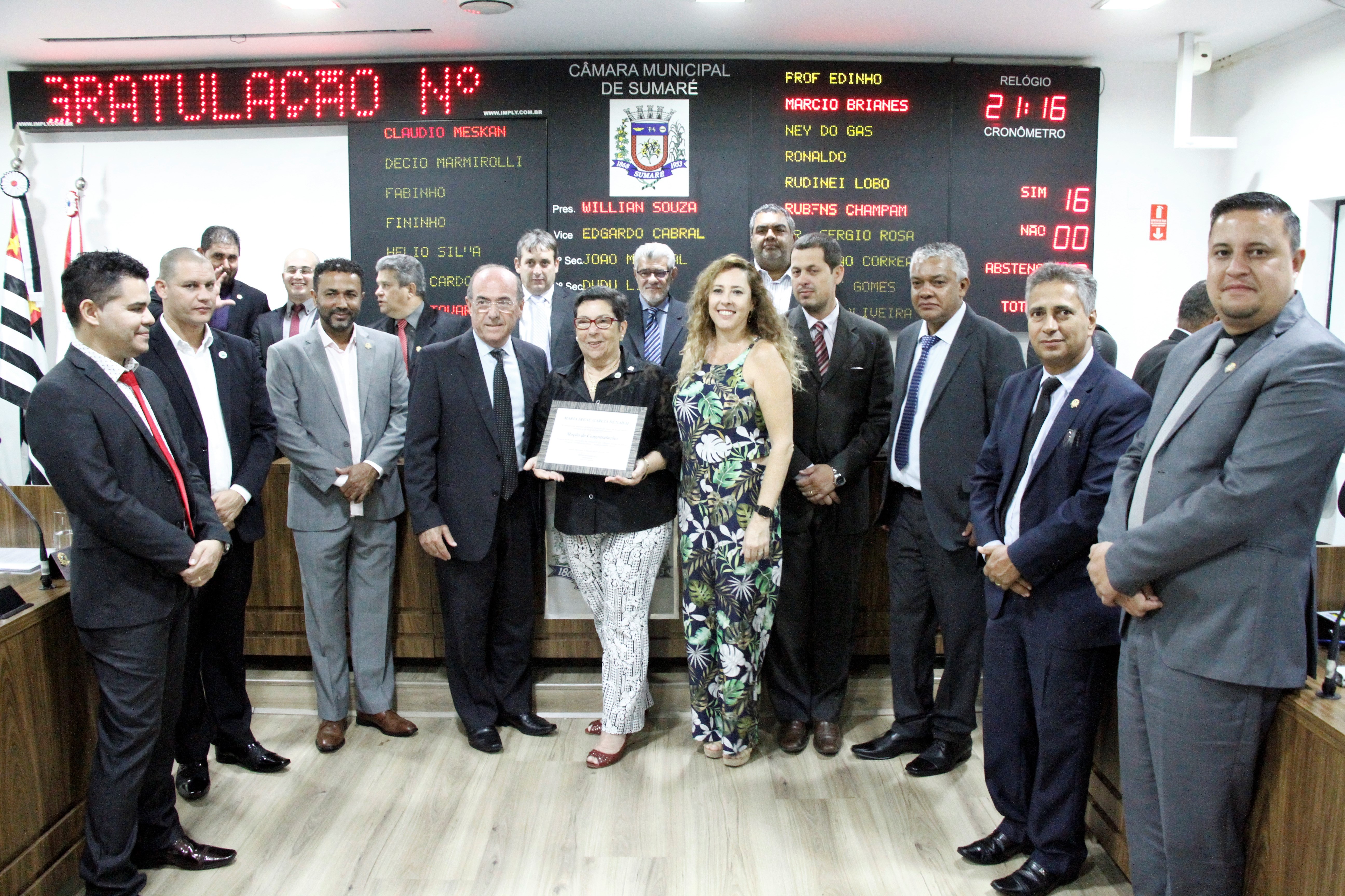 201945_05.04 Grupo Viva Feliz recebe homenagem no plenário da Câmara